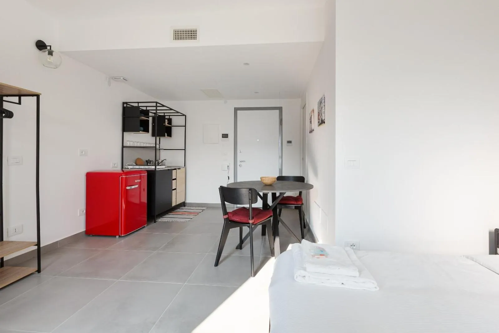 Udine M2 - Bright And Cozy Studio Milan